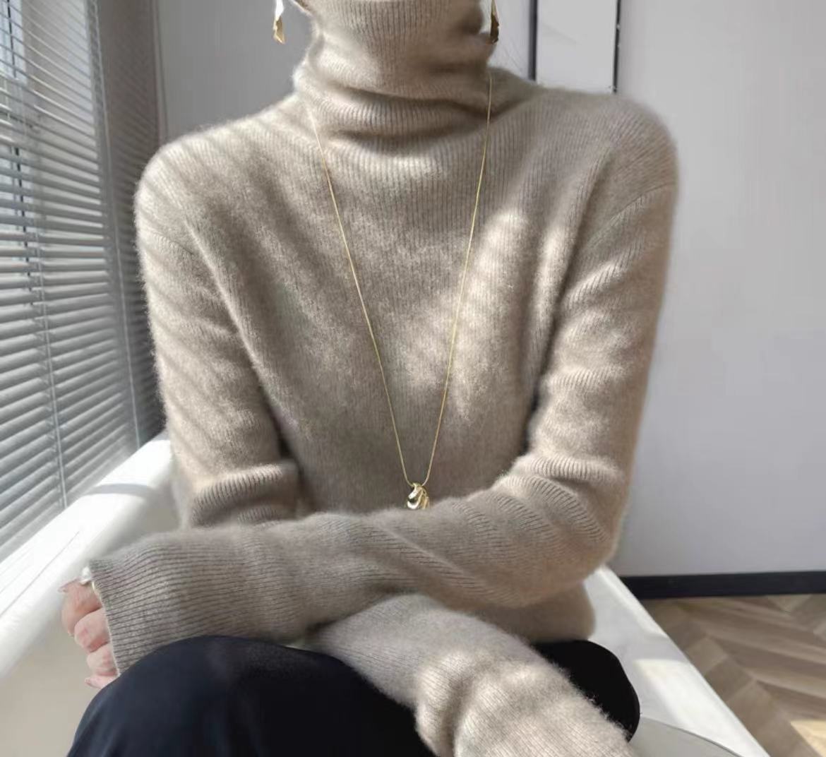 Slim Fit Women's Turtleneck Short Pure Wool Sweater
